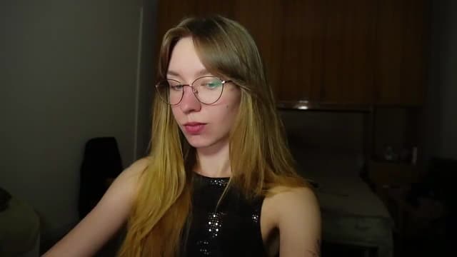 Gallery image thumbnail from Sia_A's myfreecams stream on, 07/07/2026, 22:21 image 19 of 20