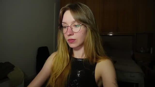 Gallery image thumbnail from Sia_A's myfreecams stream on, 07/07/2026, 22:21 image 11 of 20