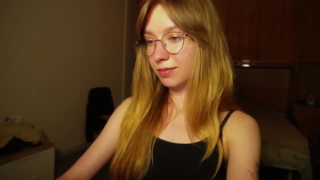 Gallery image thumbnail from Sia_A's myfreecams stream on, 07/11/2026, 24:01 image 14 of 20