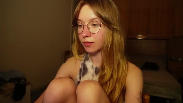 Gallery image thumbnail from Sia_A's myfreecams stream on, 07/16/2026, 23:07 image 2 of 20
