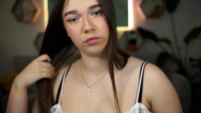 Gallery image thumbnail from Sisii's myfreecams stream on, 04/13/2026, 20:03 image 16 of 20