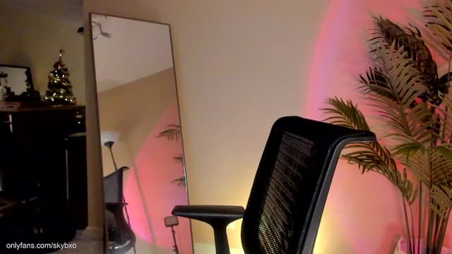 Gallery image thumbnail from SkyB_'s myfreecams stream on, 01/26/2023, 05:36 image 3 of 20