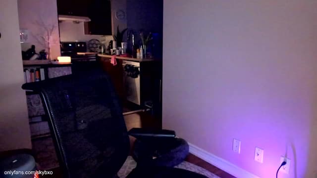 Gallery image thumbnail from SkyB_'s myfreecams stream on, 03/28/2023, 02:47 image 1 of 20