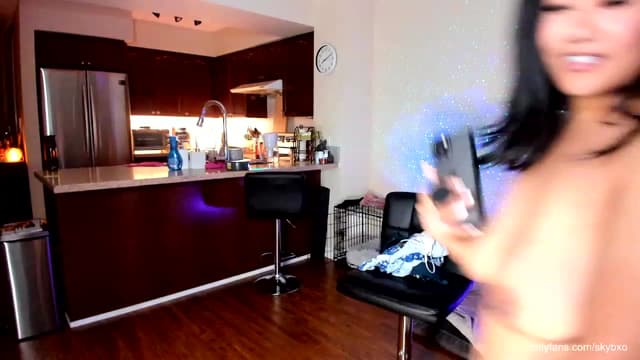 Gallery image thumbnail from SkyB_'s myfreecams stream on, 09/15/2023, 24:42 image 8 of 20