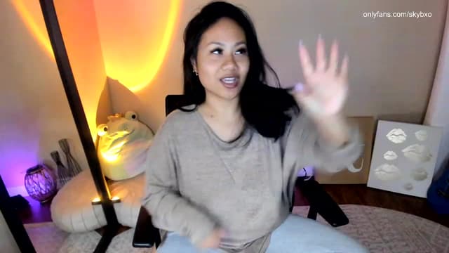 Gallery image thumbnail from SkyB_'s myfreecams stream on, 10/19/2023, 03:03 image 16 of 20