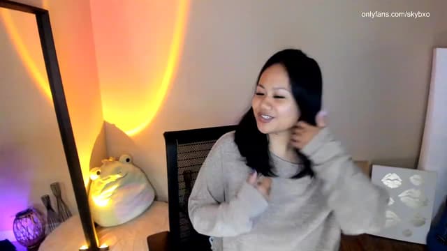 Gallery image thumbnail from SkyB_'s myfreecams stream on, 10/19/2023, 03:03 image 15 of 20