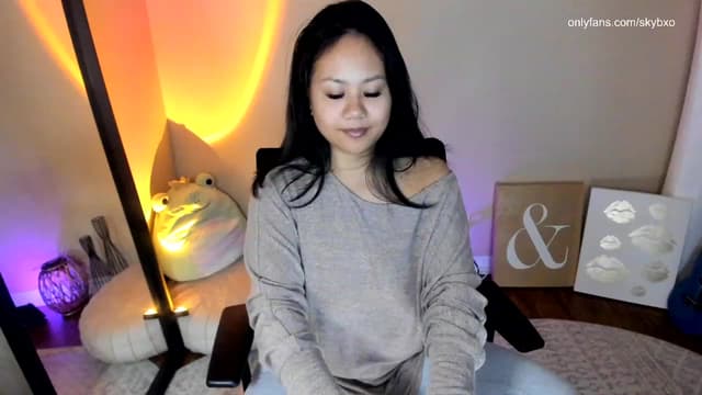 Gallery image thumbnail from SkyB_'s myfreecams stream on, 10/19/2023, 03:03 image 17 of 20