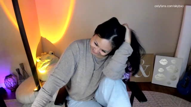 Gallery image thumbnail from SkyB_'s myfreecams stream on, 10/19/2023, 03:03 image 4 of 20