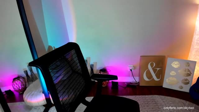 Gallery image thumbnail from SkyB_'s myfreecams stream on, 10/27/2023, 02:57 image 7 of 20
