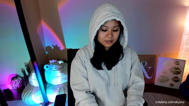 Gallery image thumbnail from SkyB_'s myfreecams stream on, 10/29/2023, 02:15 image 3 of 20