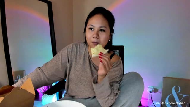 Gallery image thumbnail from SkyB_'s myfreecams stream on, 10/29/2023, 03:19 image 18 of 20