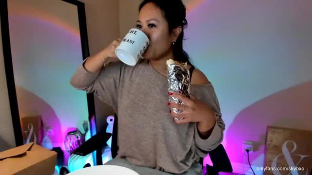 Gallery image thumbnail from SkyB_'s myfreecams stream on, 10/29/2023, 03:19 image 12 of 20