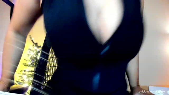 Gallery image thumbnail from SkyB_'s myfreecams stream on, 12/04/2023, 02:17 image 9 of 20