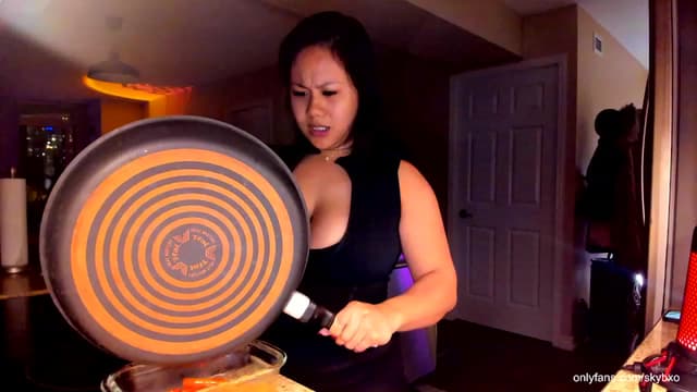 Gallery image thumbnail from SkyB_'s myfreecams stream on, 12/04/2023, 02:48 image 19 of 20