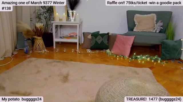 Gallery image thumbnail from SkyV_'s myfreecams stream on, 03/27/2024, 21:18 image 4 of 20