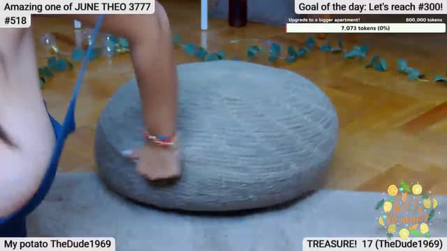 Gallery image thumbnail from SkyV_'s myfreecams stream on, 06/17/2024, 19:21 image 11 of 20