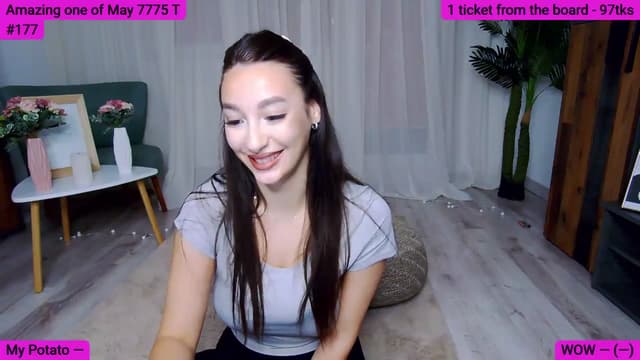 Gallery image thumbnail from SkyV_'s myfreecams stream on, 05/26/2025, 18:37 image 2 of 20