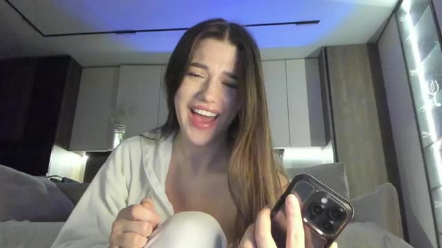 Gallery image thumbnail from Sonyx's myfreecams stream on, 04/28/2025, 17:33 image 14 of 20