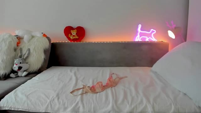 Gallery image thumbnail from Tenar's myfreecams stream on, 05/16/2025, 11:32 image 4 of 20