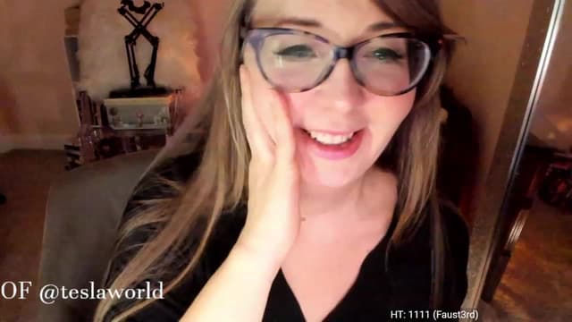 Gallery image thumbnail from Tesla's myfreecams stream on, 11/20/2022, 05:50 image 12 of 20