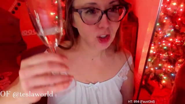 Gallery image thumbnail from Tesla's myfreecams stream on, 01/01/2023, 08:37 image 16 of 20