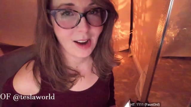 Gallery image thumbnail from Tesla's myfreecams stream on, 02/19/2023, 06:36 image 18 of 20
