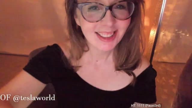 Gallery image thumbnail from Tesla's myfreecams stream on, 03/26/2023, 05:30 image 20 of 20