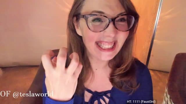 Gallery image thumbnail from Tesla's myfreecams stream on, 04/15/2023, 05:29 image 18 of 20