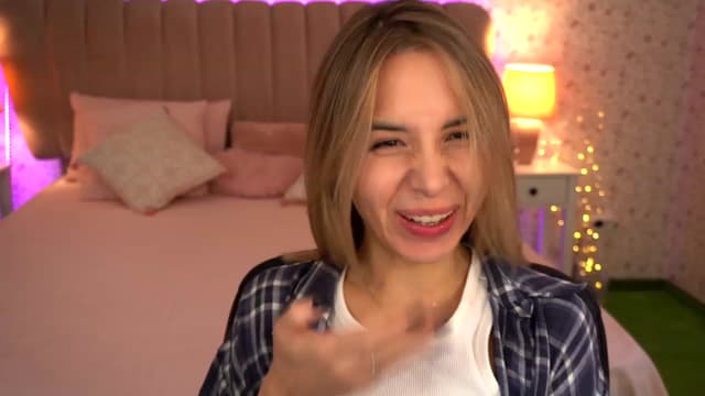 Gallery image thumbnail from Tilli's myfreecams stream on, 11/30/2023, 13:23 image 7 of 20