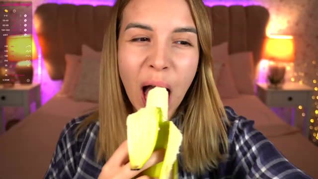 Gallery image thumbnail from Tilli's myfreecams stream on, 12/06/2023, 10:31 image 1 of 20