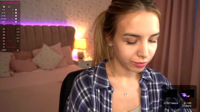 Gallery image thumbnail from Tilli's myfreecams stream on, 12/06/2023, 14:23 image 7 of 20