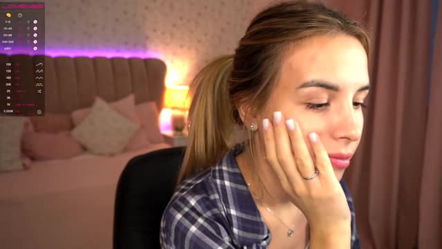 Gallery image thumbnail from Tilli's myfreecams stream on, 12/06/2023, 14:23 image 10 of 20