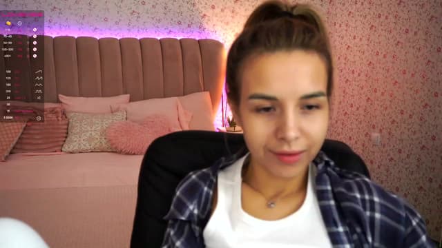Gallery image thumbnail from Tilli's myfreecams stream on, 12/13/2023, 11:21 image 6 of 20
