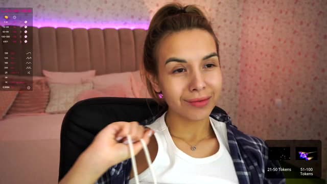 Gallery image thumbnail from Tilli's myfreecams stream on, 12/13/2023, 11:21 image 4 of 20