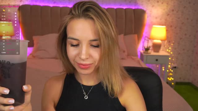 Gallery image thumbnail from Tilli's myfreecams stream on, 12/15/2023, 11:21 image 10 of 20