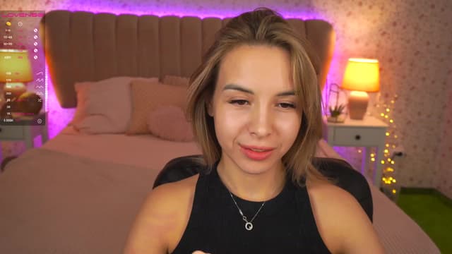 Gallery image thumbnail from Tilli's myfreecams stream on, 12/15/2023, 11:21 image 17 of 20