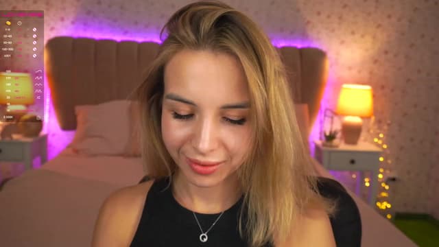 Gallery image thumbnail from Tilli's myfreecams stream on, 12/15/2023, 14:12 image 2 of 20