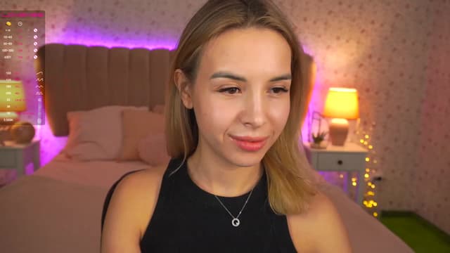 Gallery image thumbnail from Tilli's myfreecams stream on, 12/15/2023, 14:12 image 4 of 20