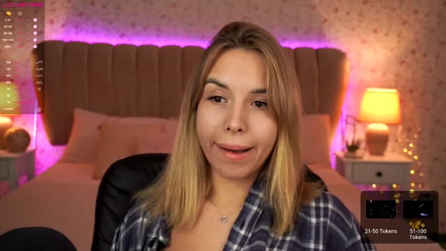 Gallery image thumbnail from Tilli's myfreecams stream on, 12/18/2023, 10:38 image 10 of 20