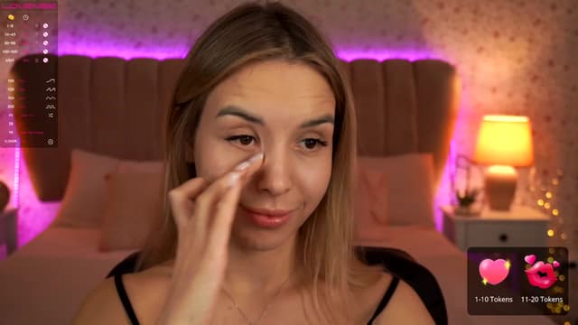 Gallery image thumbnail from Tilli's myfreecams stream on, 12/18/2023, 10:38 image 7 of 20