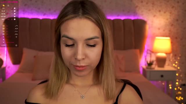 Gallery image thumbnail from Tilli's myfreecams stream on, 12/18/2023, 10:38 image 6 of 20
