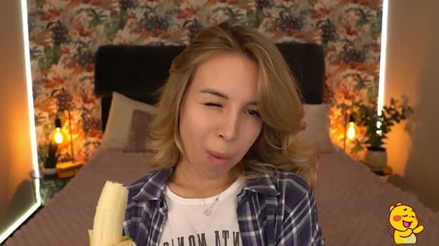 Gallery image thumbnail from Tilli's myfreecams stream on, 12/20/2023, 09:42 image 2 of 20