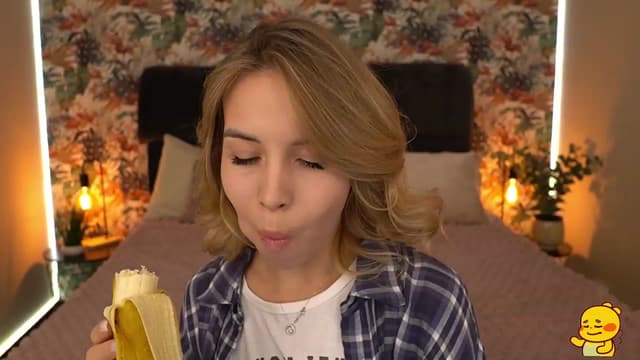 Gallery image thumbnail from Tilli's myfreecams stream on, 12/20/2023, 09:42 image 3 of 20