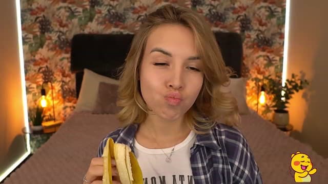 Gallery image thumbnail from Tilli's myfreecams stream on, 12/20/2023, 09:42 image 5 of 20
