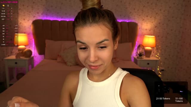 Gallery image thumbnail from Tilli's myfreecams stream on, 12/21/2023, 08:57 image 3 of 20