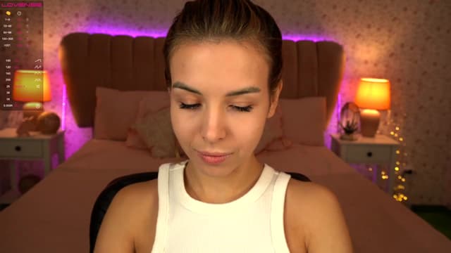 Gallery image thumbnail from Tilli's myfreecams stream on, 12/21/2023, 08:57 image 8 of 20