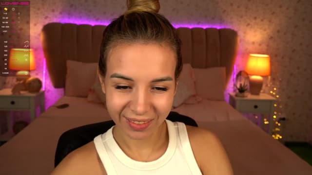 Gallery image thumbnail from Tilli's myfreecams stream on, 12/21/2023, 08:57 image 17 of 20