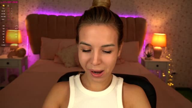 Gallery image thumbnail from Tilli's myfreecams stream on, 12/21/2023, 08:57 image 5 of 20