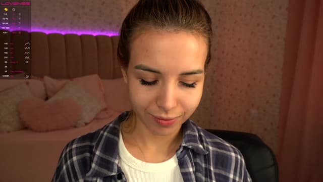 Gallery image thumbnail from Tilli's myfreecams stream on, 12/21/2023, 10:25 image 15 of 20