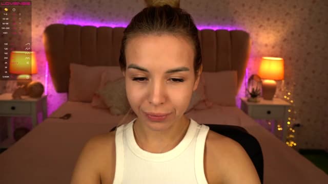 Gallery image thumbnail from Tilli's myfreecams stream on, 12/21/2023, 10:25 image 5 of 20